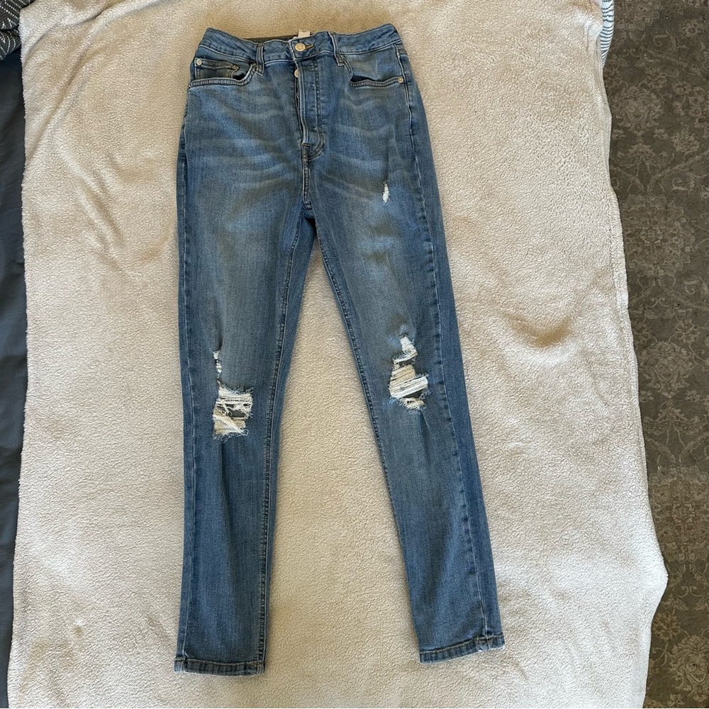 Forever 21 distressed skinny jeans